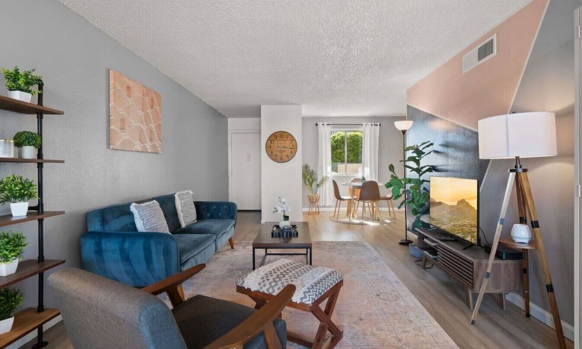 Entertainment District Apartment | Scottsdale, Walk to Old Town + Pool/Hot Tub, 1BD:1BTH