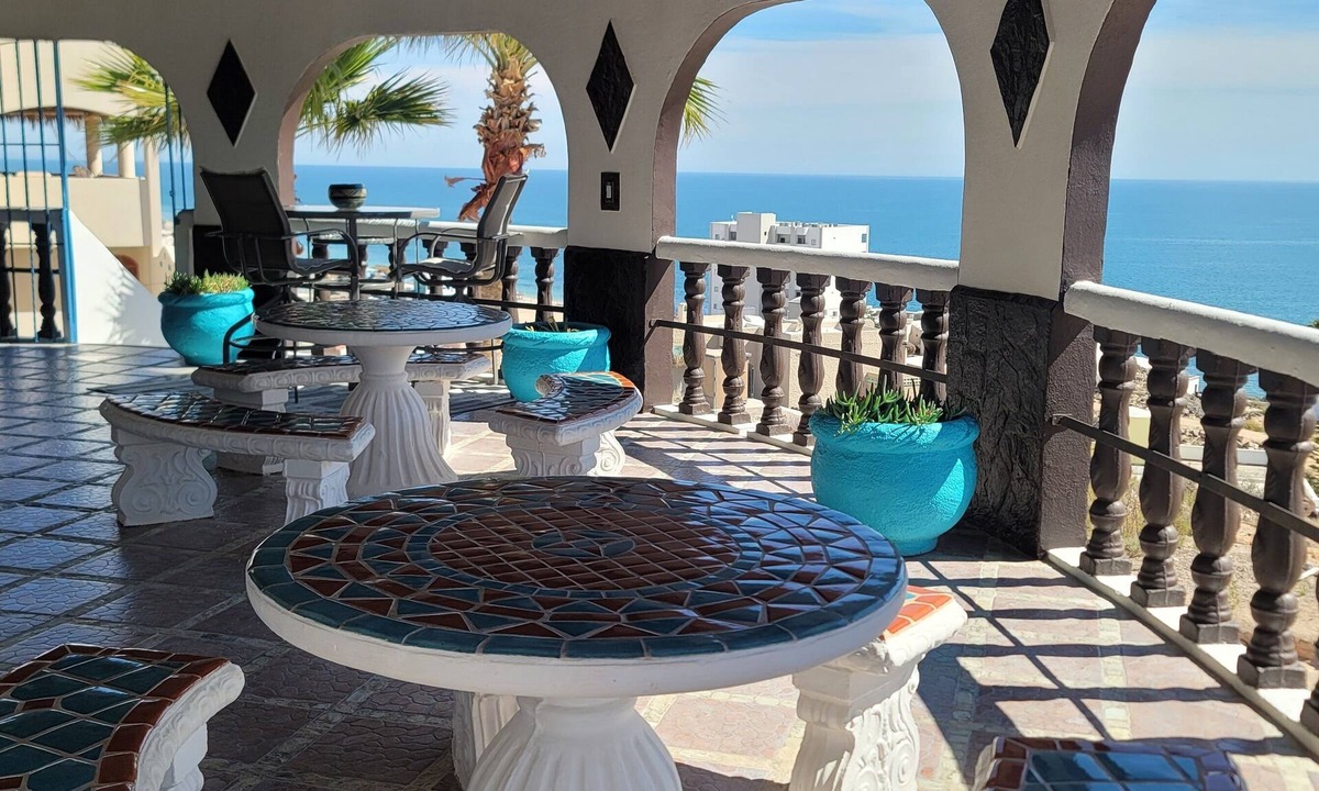 El Puerto Hotel | Sea Views - "The Tyler" @ The Rocky Point