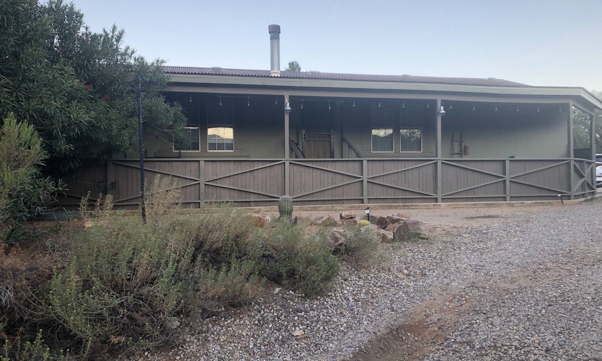 Catalina House | Secluded w/views 4BD 2BA on 1 acre with trees. Pet friendly no size limit!