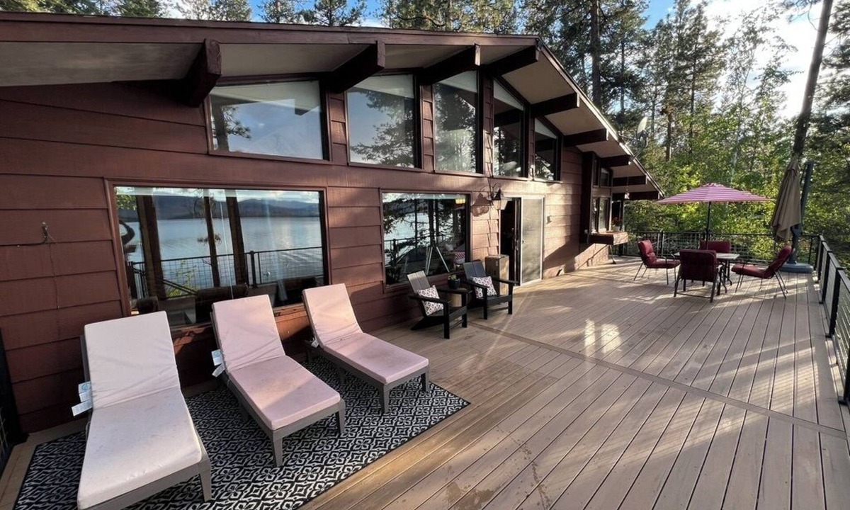 Big Arm Cabin | Serene 5-bedroom cabin in Big Arm perfect for your getaway