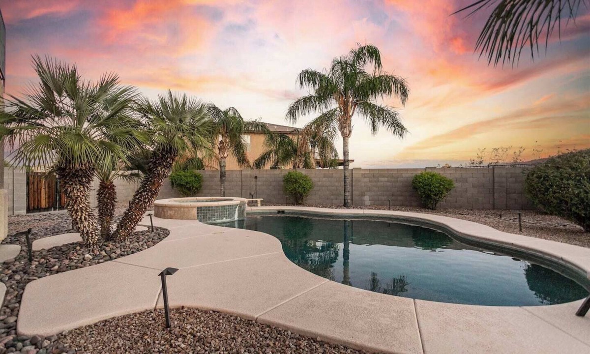 Tucson House | Serene desert escape w/stunning mountain views & heated pool/spa- pet friendly!
