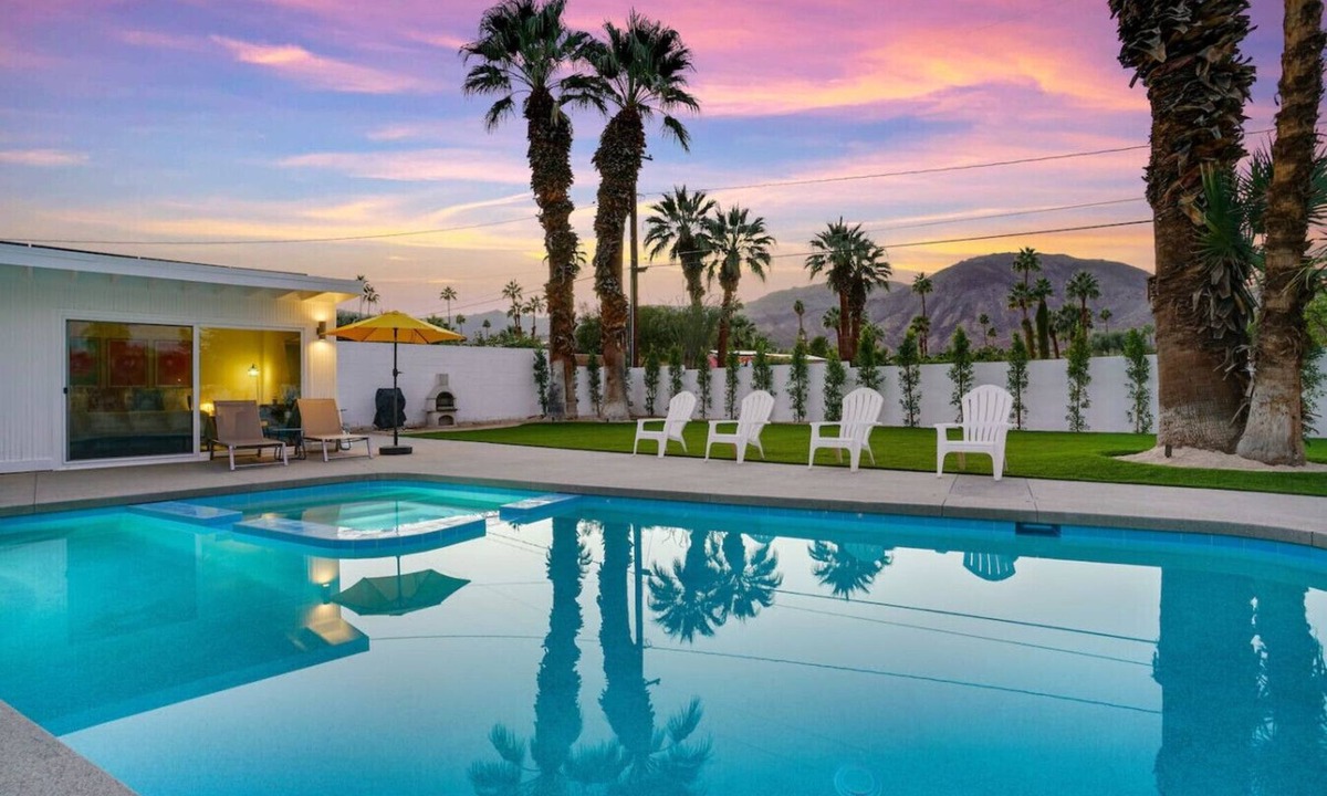 Palm Desert House | Shadow Mountain: Luxury Mid-Century home & Casita