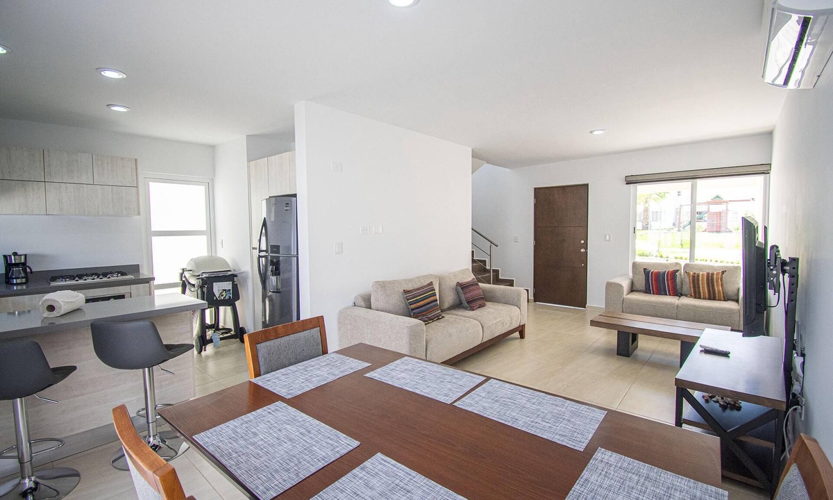 Federico Velarde House | Short or Long Lease Welcome! Modern Rental with Pool & Comfort.