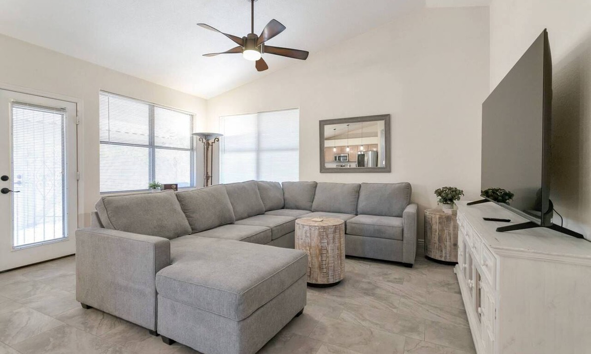 Avondale House | Single Story, Dog Friendly, Great Location Near Dining, Shopping + Major Sports Venues, BBQ, WIFI