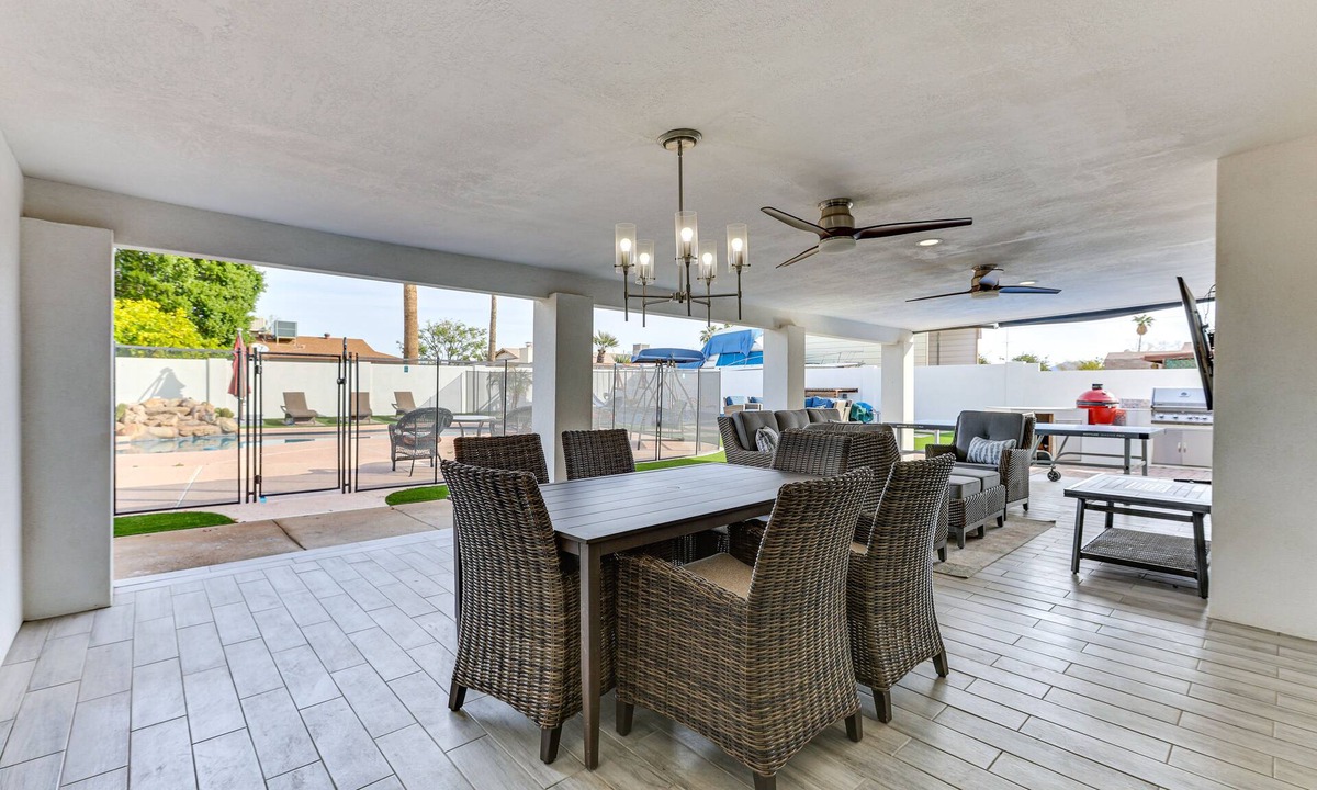 Paradise Valley Village Cottage | Sleek Phoenix Paradise w/ Outdoor Pool + Fire Pit!