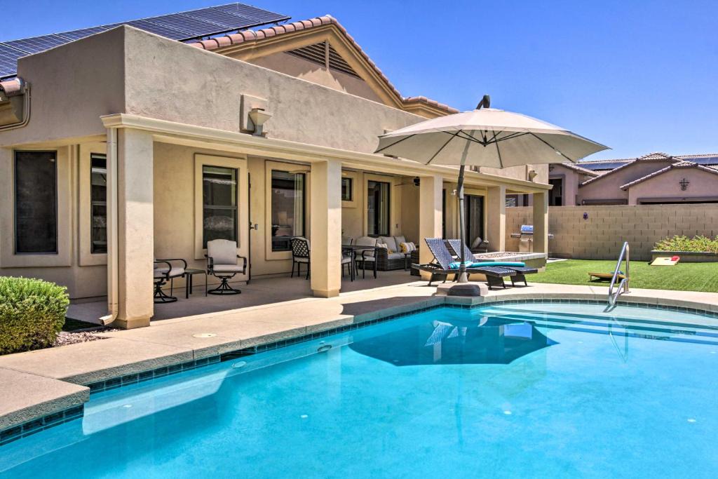 Laveen Village House | Snowbird Haven w/Pool! 11 Mi to Dtwn Phoenix