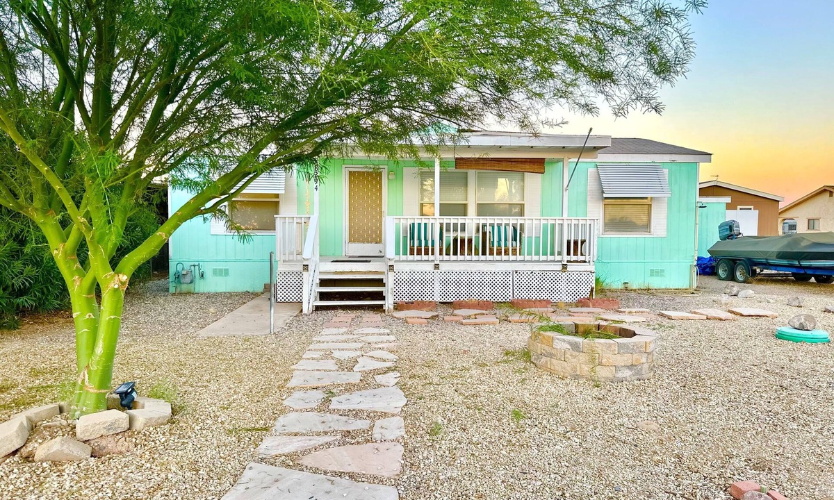 Willow Valley House | Snowbirds Welcome! Mohave Valley Home close to the Colorado River and Casinos!