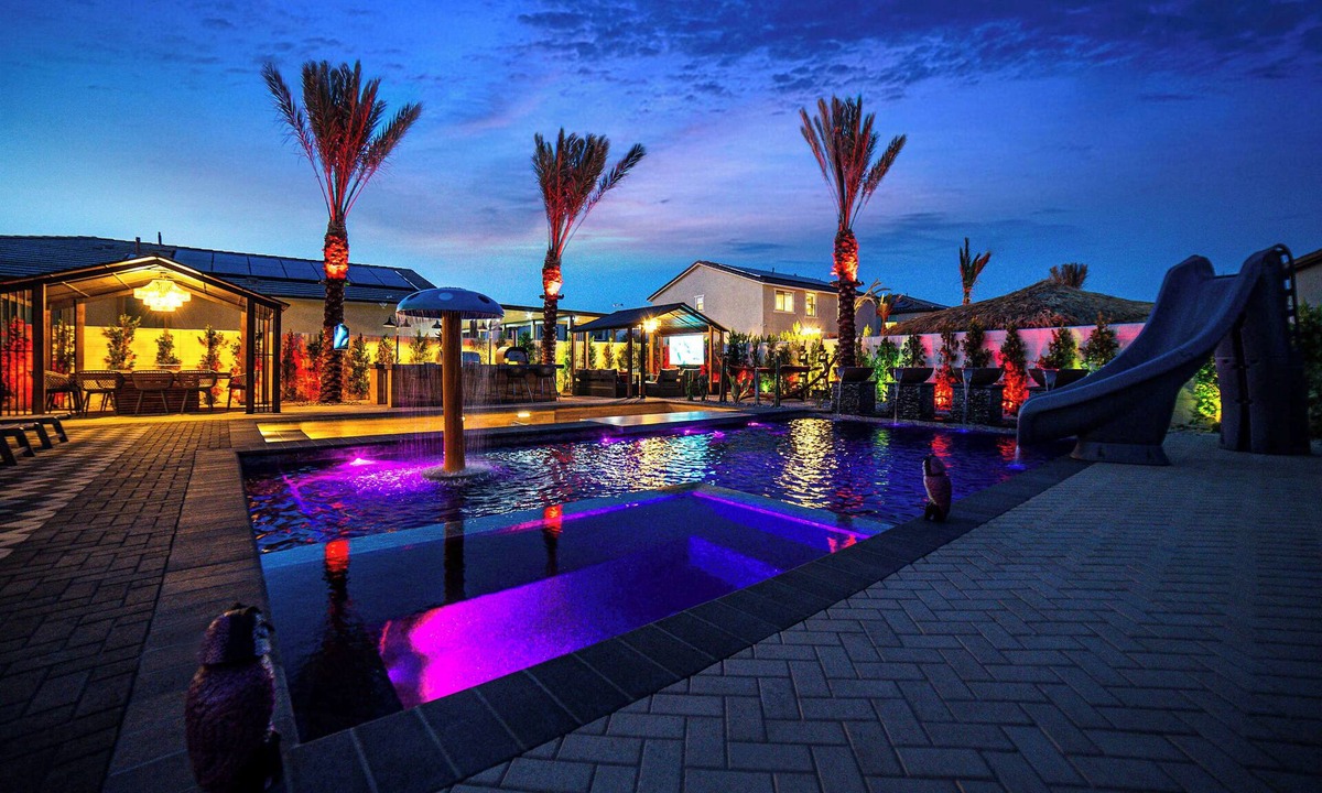 Coachella House | SOL y LUNA ☀️🌙