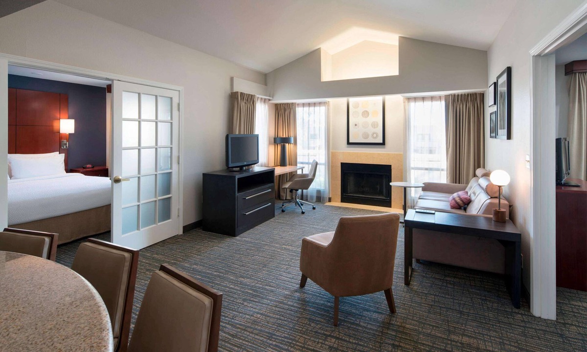 South Scottsdale Hotel | Sonesta ES Suites Scottsdale Paradise Valley
