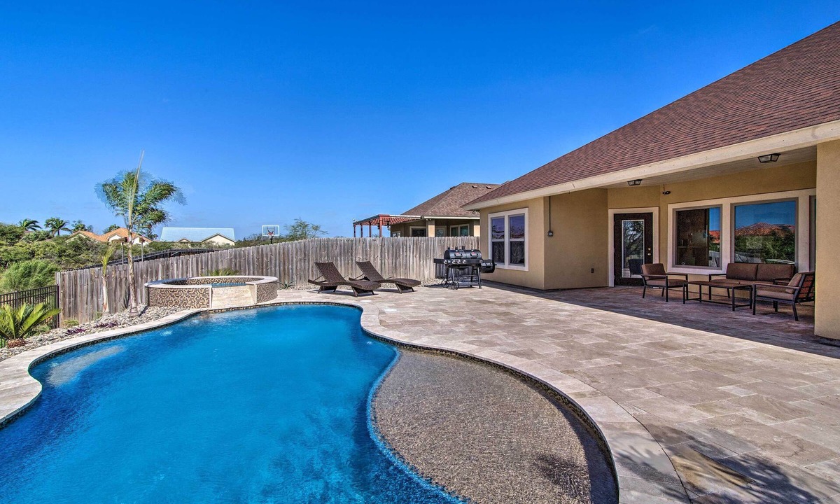 Laguna Vista House | South Padre Paradise w/Saltwater Pool Near Golf!
