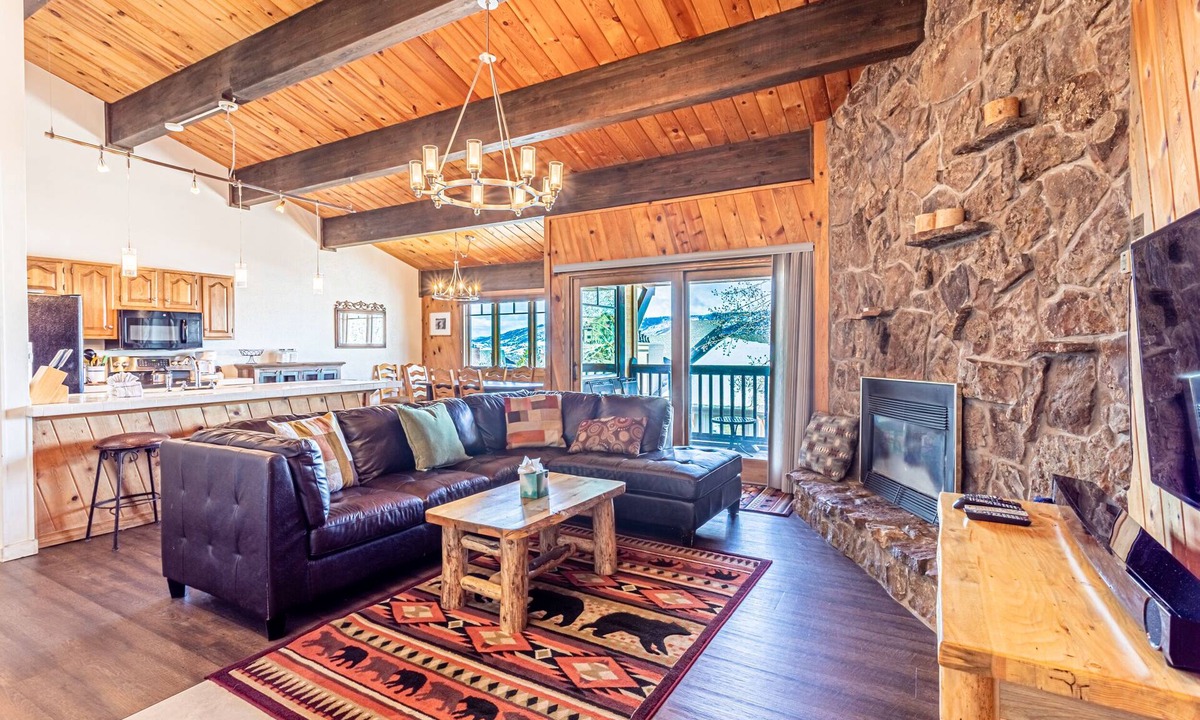 Steamboat Springs Condo | Spacious 3-Bedroom + Loft Condo at The Phoenix – Steps from the Slopes!