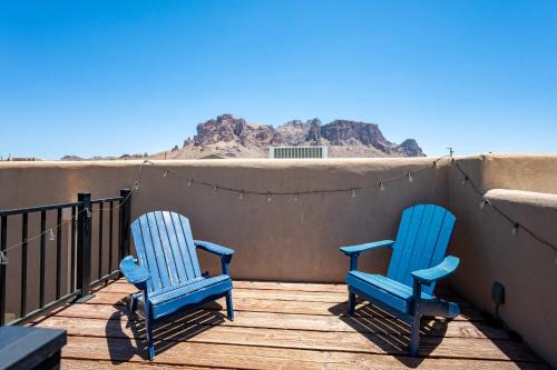 Apache Junction House | Spacious 3BR Retreat - Mountain Views