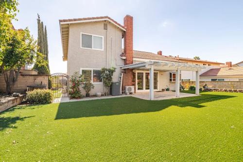 Rowland Heights House | Spacious 4-bedroom family house-20 mins to Disney Land