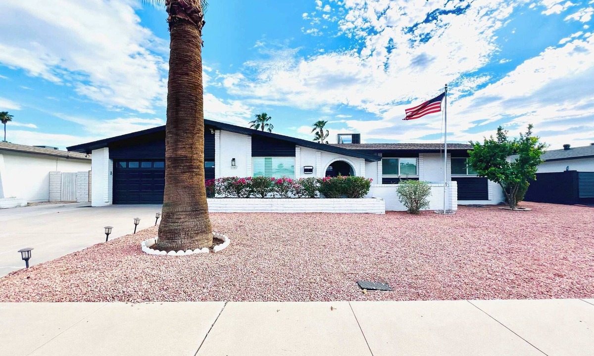Tempe House | Spacious 4BR Tempe Home w/Fully-Fenced Backyard