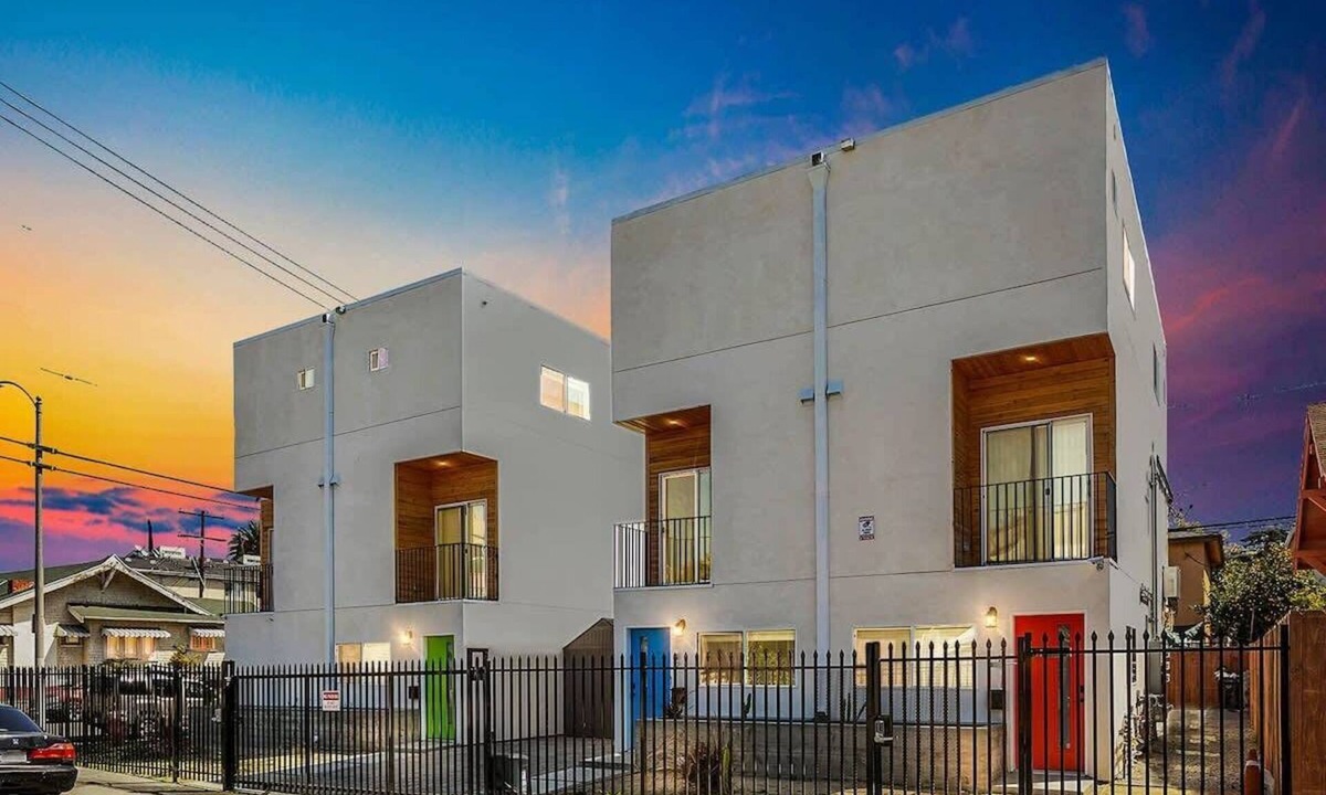 Westlake House | Spacious 4BR Townhouse with Free Parking, Near DTLA!