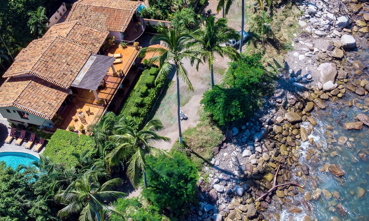Romantic Zone Villa | Spacious 5-bedroom villa in fabulous Puerto Vallarta with AC, WiFi