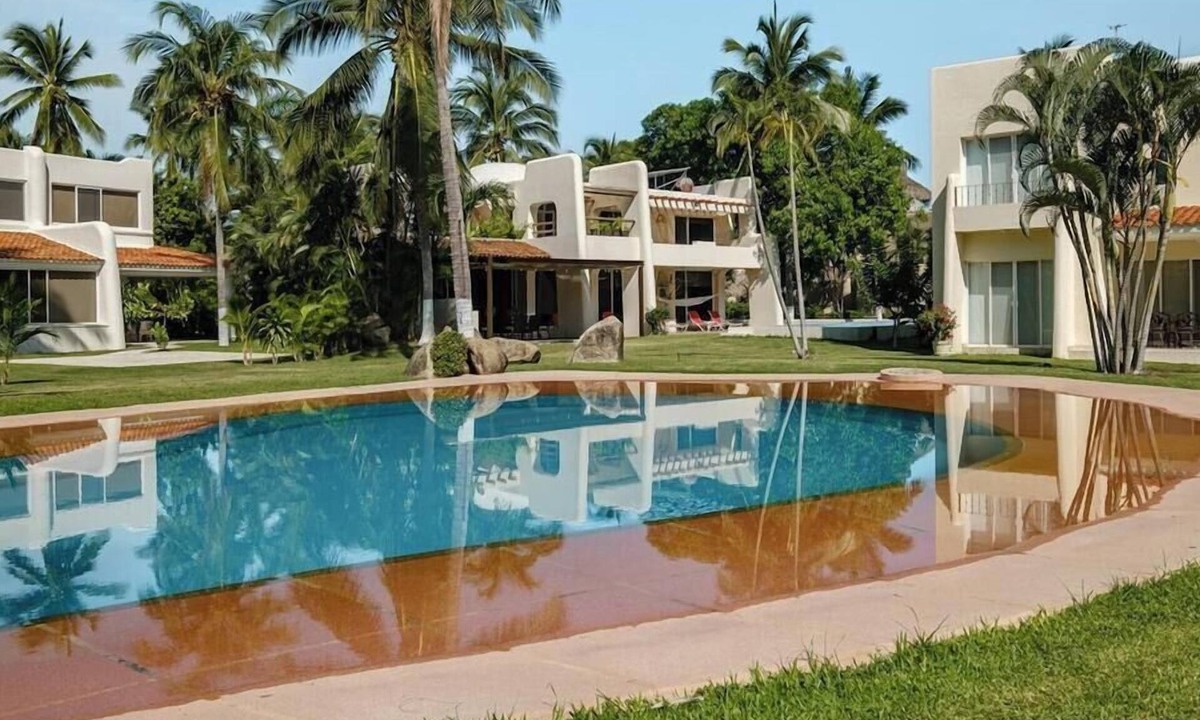Playa Diamante House | Spacious 5BR Acapulco condo with pool & spa access
