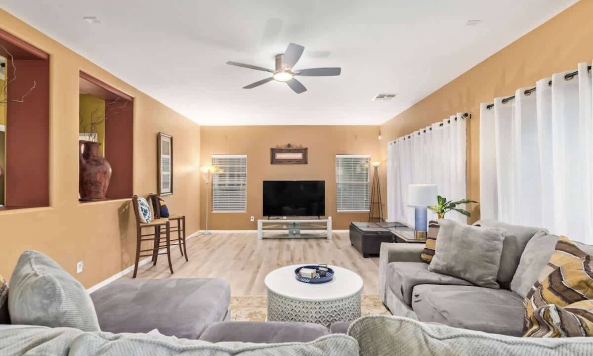 Sheely Farms Apartment | Spacious 6BR Oasis with Pool, Hot Tub and Game Room