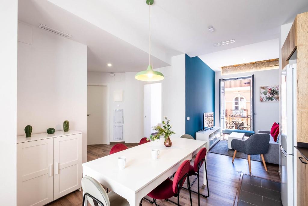 Morvedre Apartment | Spacious Apartment with Great Views