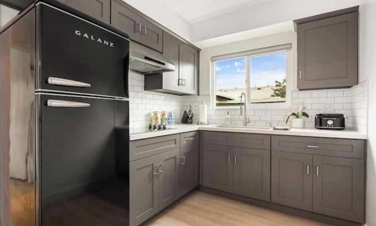 Lamanda Park Apartment | Spacious Apt w/1BR - City Center