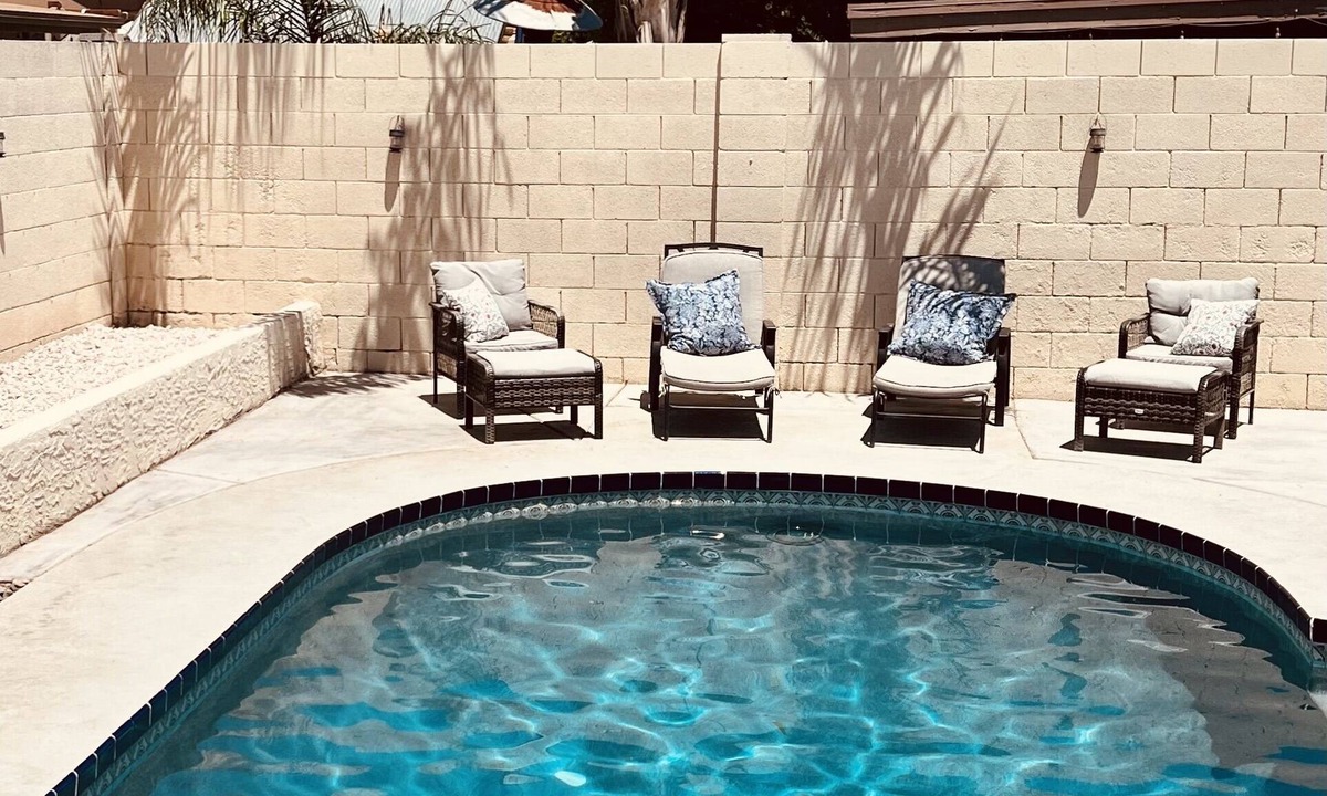 Foxfire House | Spacious Home, Private Pool, minutes to Spring Training, and Cardinal Stadium