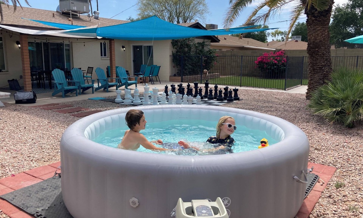 Tempe House | Spacious house, large/secure/activity-filled back yard, child and dog friendly