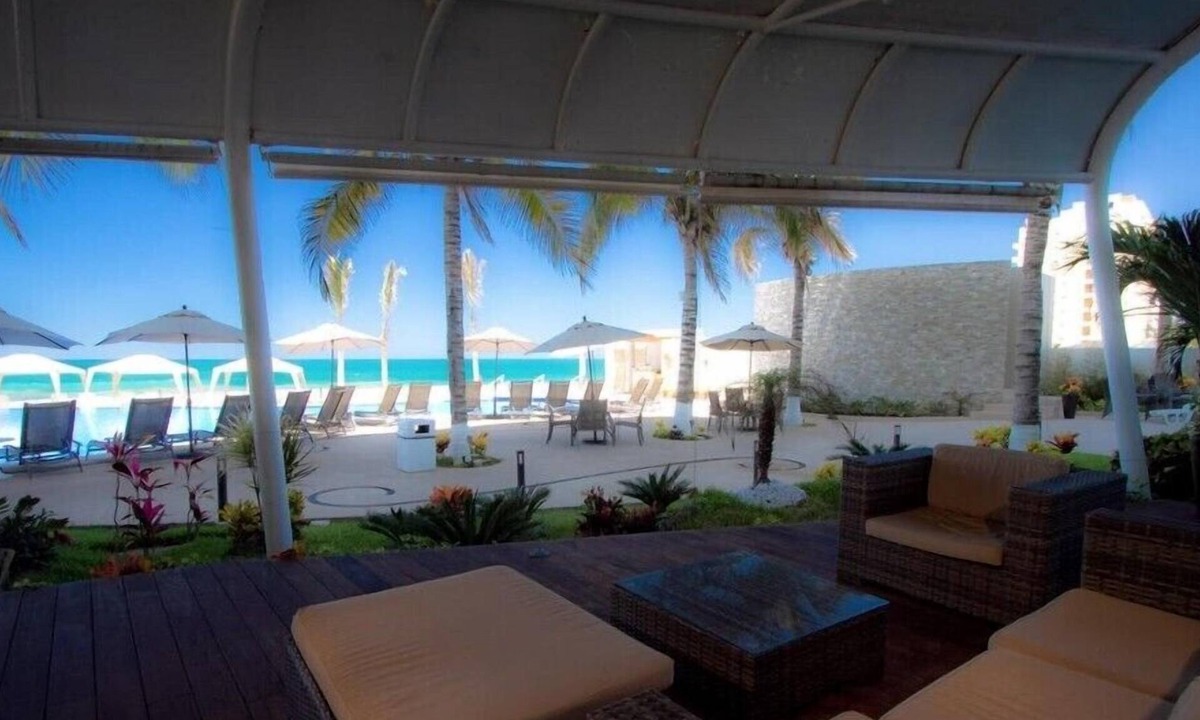 Marina Mazatlan Hotel | Spacious Junior Suite with Beautiful Garden & Amazing Ocean