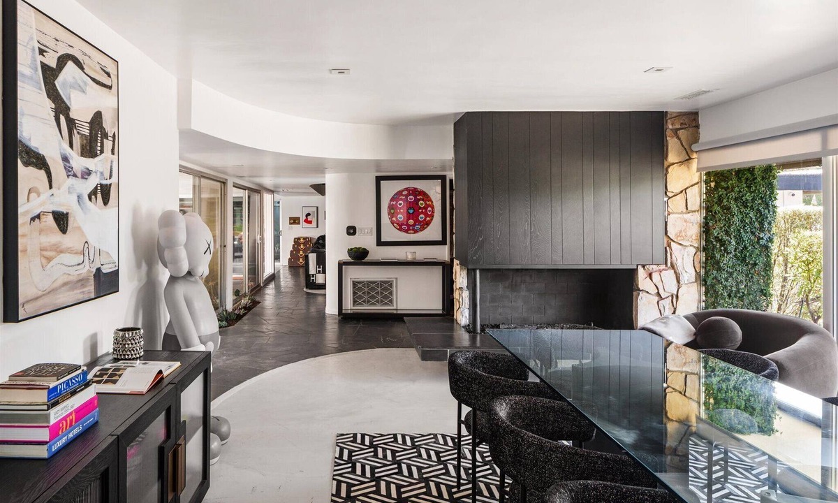 View Park-Windsor Hills House | Spacious Mid- Century 4-bedroom house with Pool charming Los Angeles
