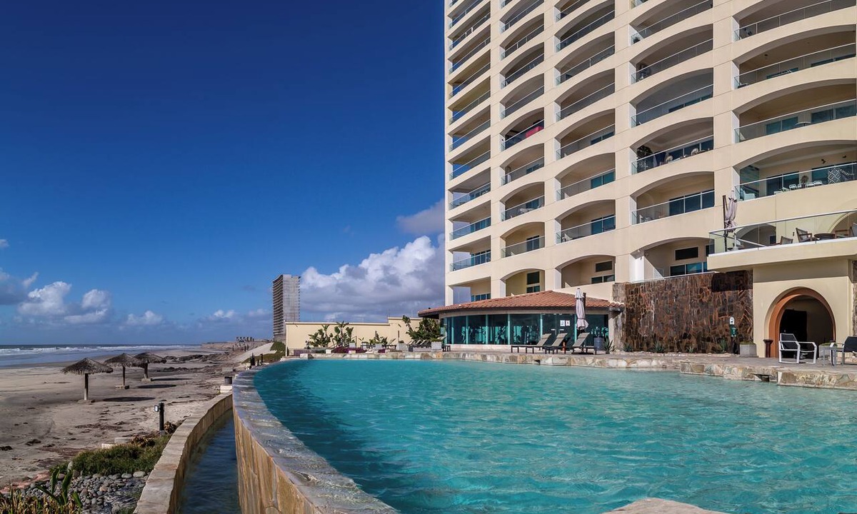 Rosarito Apartment | Spacious Oceanfront Condo @ Las Olas, Pools & Gym