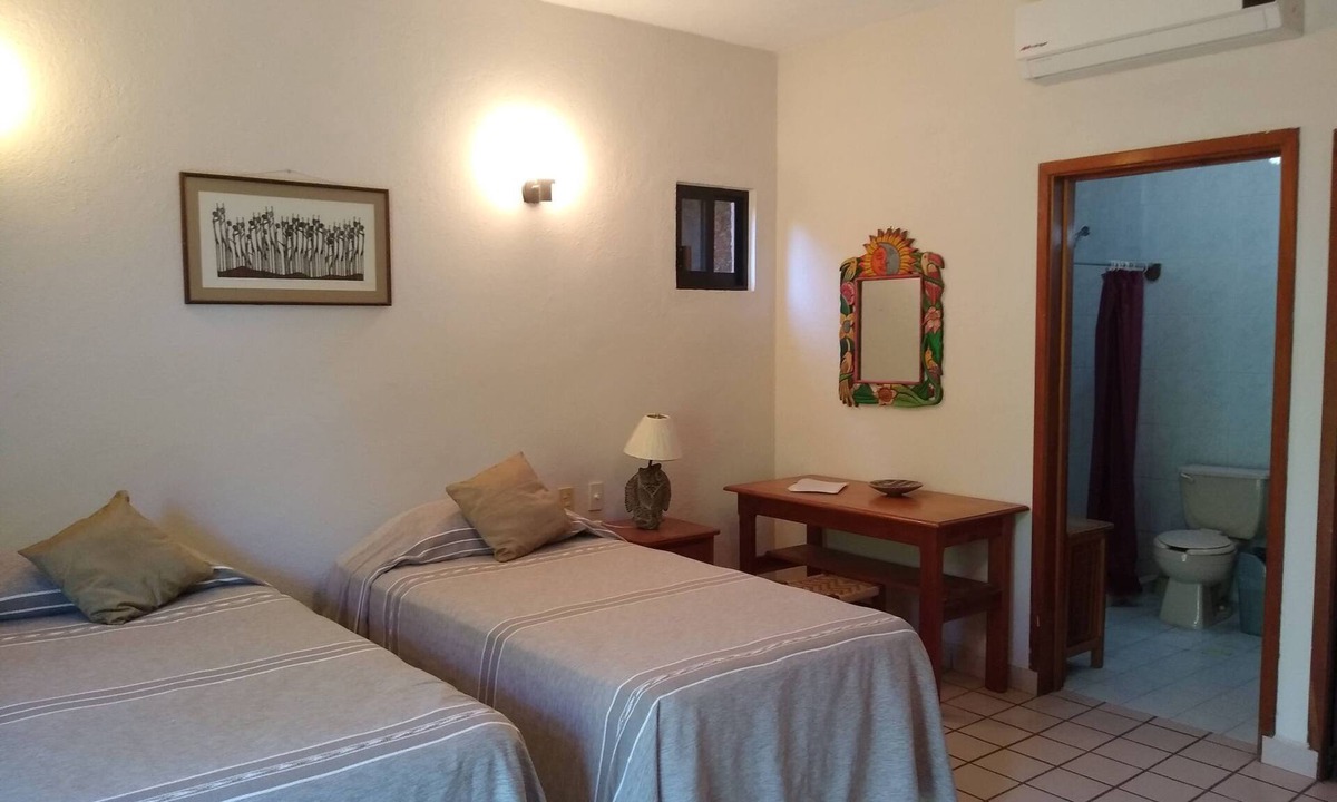 Zihuatanejo House | Spacious room in family guesthouse walking distance to La Ropa beach