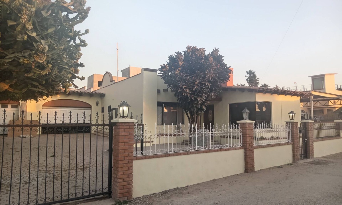 La Joya House | Spacious Single Story off the scenic route Tijuana-Rosarito by Convención center