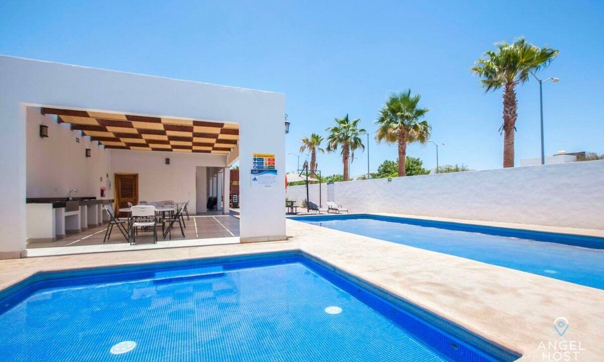 La Paz House | Spacious Townhome with Pool, Yard & Near Malecón!
