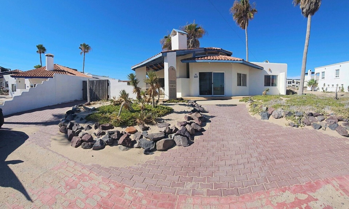 Las Conchas House | SPECIALS! Pet Friendly, Beach Bungalow, Peaceful, Private, 2 Bedroom, 2 Bath!