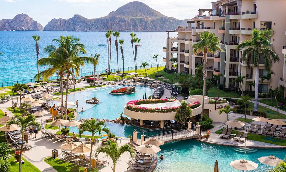 El Medano Ejidal Resort | Spend Thanksgiving in Luxury: 3Bd Presidential Penthouse on Cabo's Medano Beach