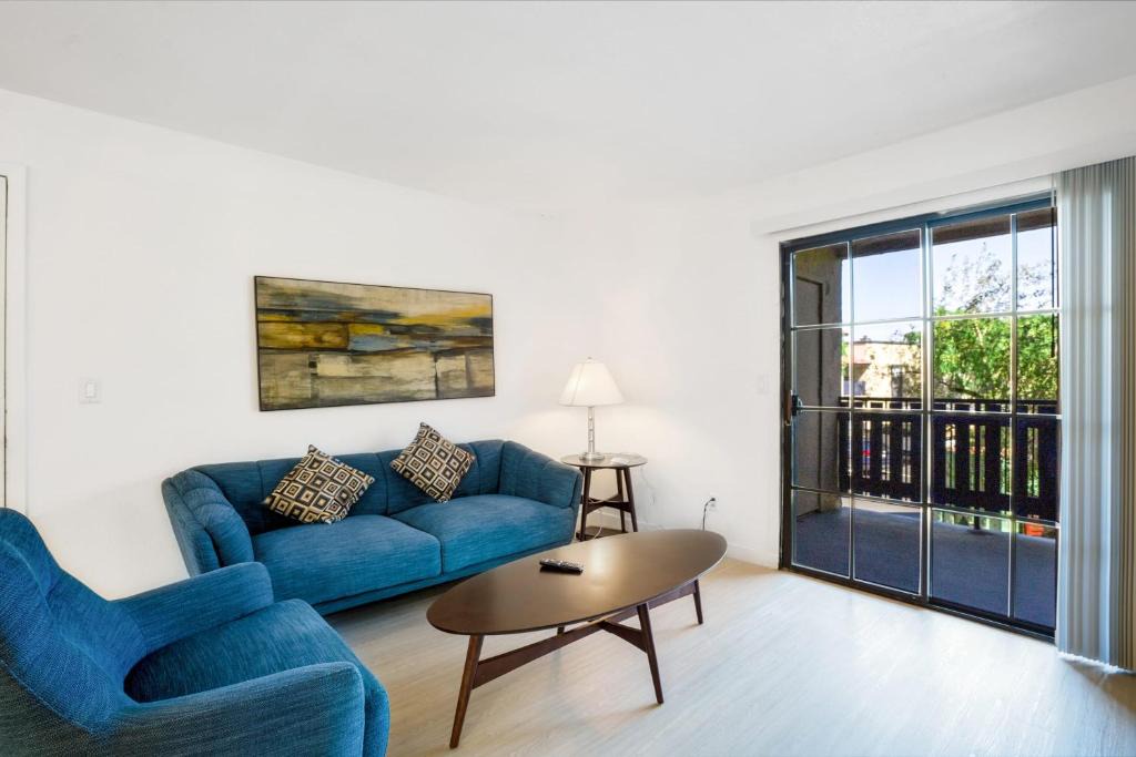Deer Valley Apartment | Stay Gia Modern Newly Renovated 1Br Home w Pool