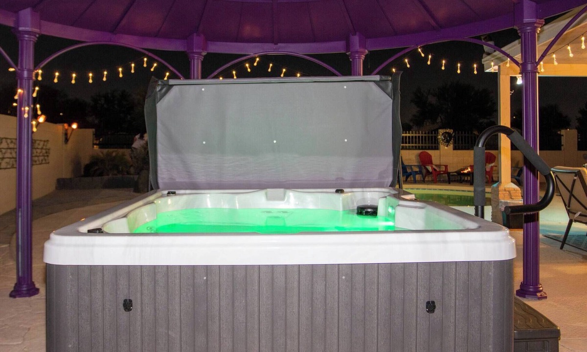 Casa Grande House | StayShores Chic Retreat – Pool, HotTub&Sweet Sleep