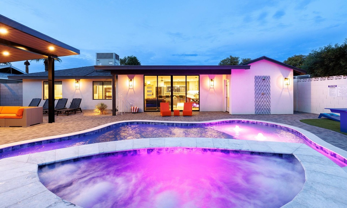 South Scottsdale House | Steps to Old Town*Scottsdale Haven*Heated Pool*Spa*