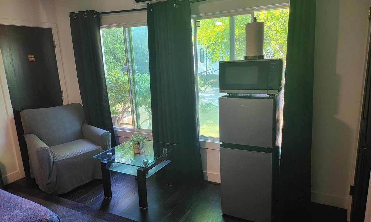 Northridge Apartment | Studio/1BD/Full BTH/Queen Bed/Parking/WIFI/Utilities