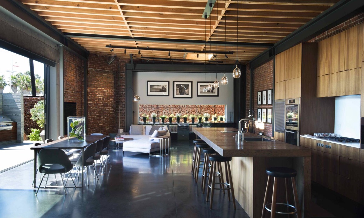 Venice Villa | STUNNING ARCHITECTURAL INDUSTRIAL LOFT W/ POOL ONE BLOCK TO THE BEACH