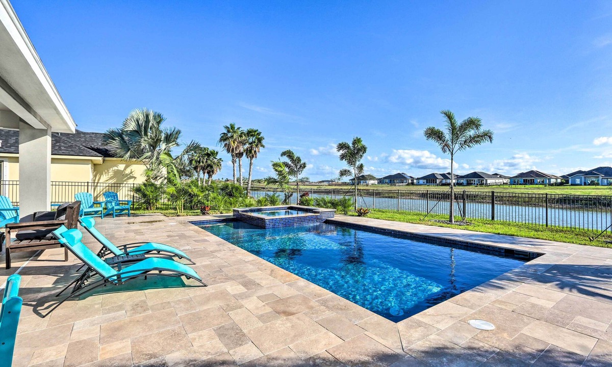 Laguna Vista House | Stunning Laguna Vista Retreat w/Pool & Grill