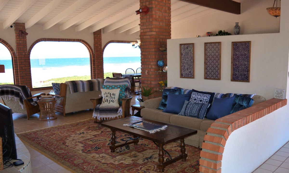 Lengueta Arenosa House | Stunning Oceanfront Family Beach House
