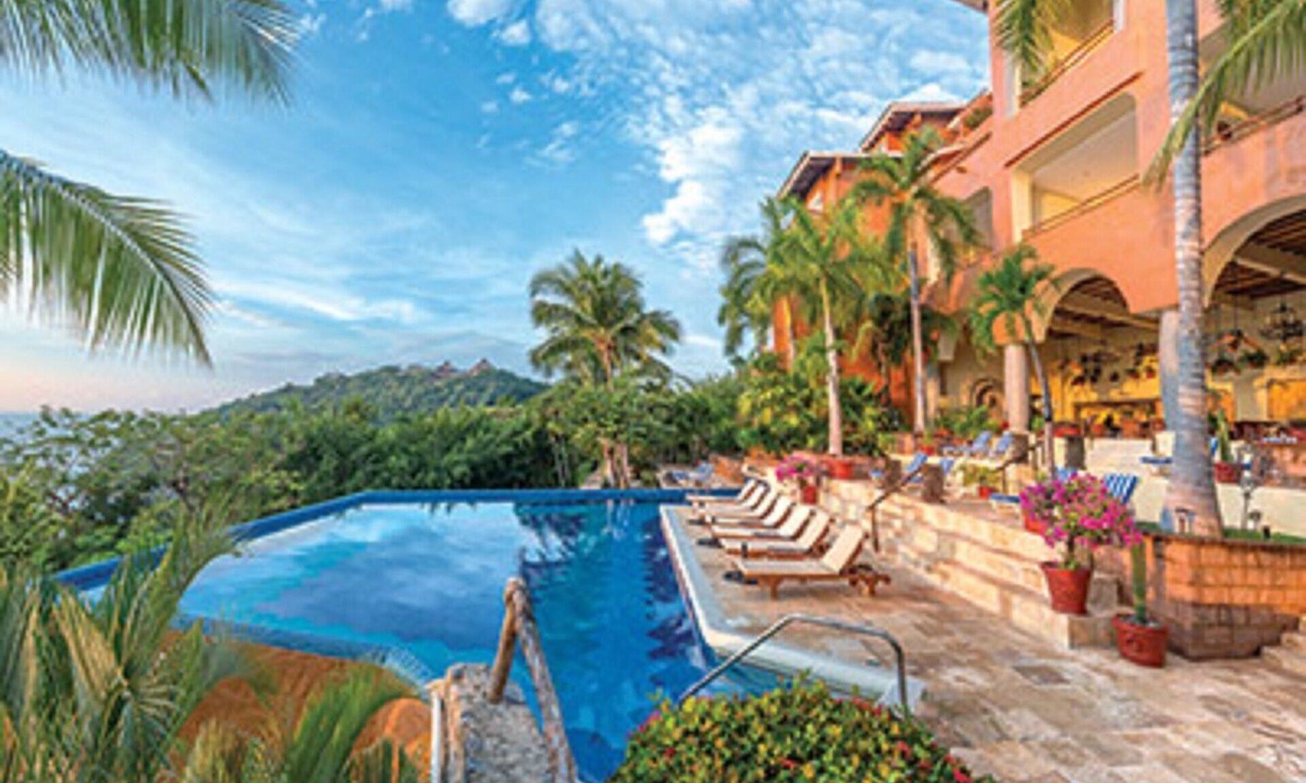 Almacen Resort | Stunning views of the Pacific Ocean!