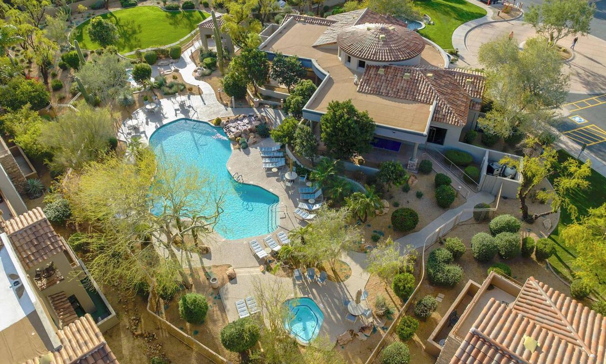 Talon Retreat Condo | Stylish 2BR and 2BA Private Condo Getaway