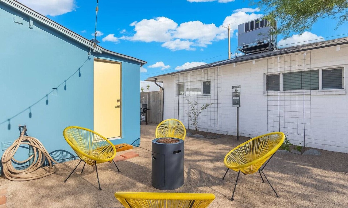 Garfield House | Stylish Downtown Stay | Museums, Stadiums & Zoos
