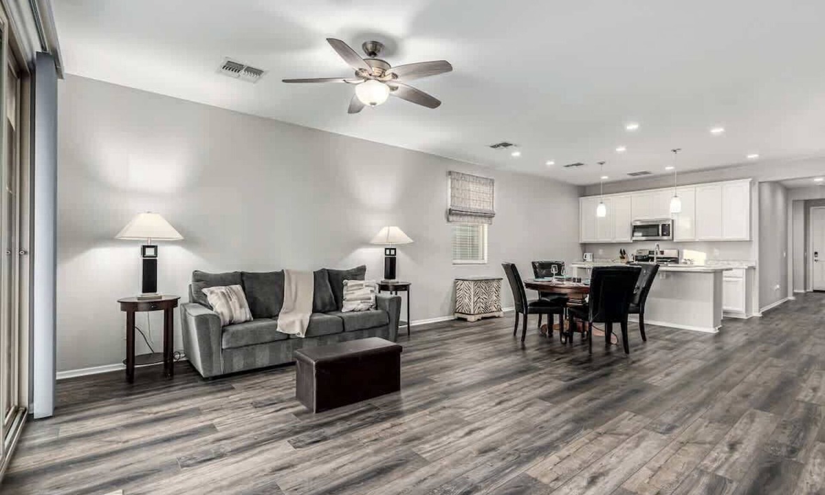 Tamaron House | Stylish Home with Outdoor BBQ & Desert Vibes