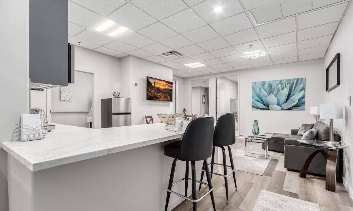 Fountain Hills Condo | Stylish & Prestigious! 2 Bed/2 Bath-On The Avenue
