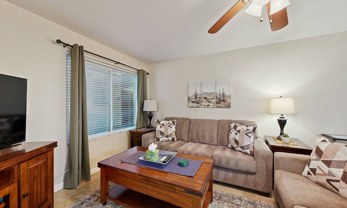 Paradise Valley Village Condo | Stylish & Spacious Condo with Pool, Spa & Gym | Minutes to Golf