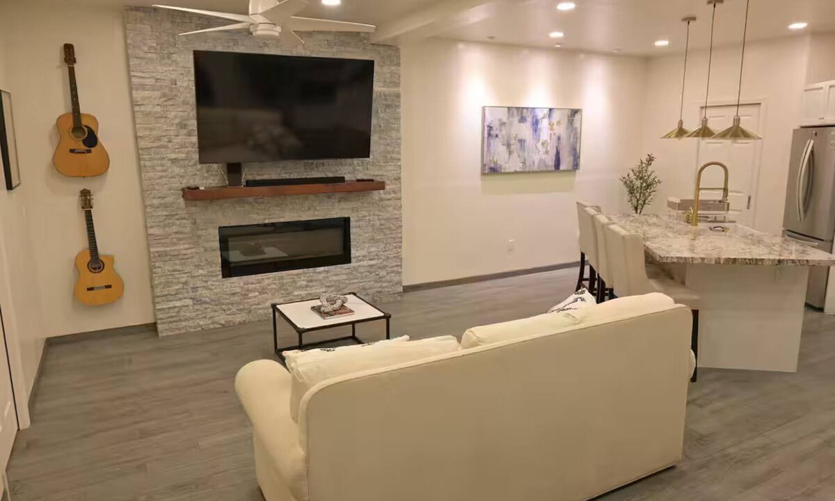 Playas De Tijuana Apartment | Suite A| A/C+Garage+Safe Area| 15 min SY Border