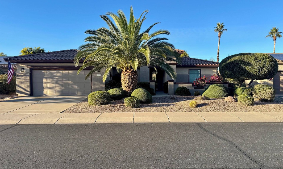 Surprise House | Sun City Grand 3BR, 2 bath home with private and relaxing back yard ~ 2420 SQFT