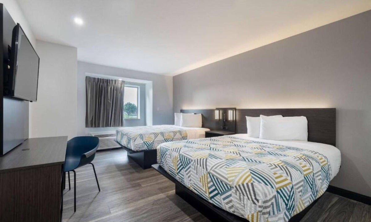 McAllen Apartment | Sunny 2-bed Queen|Pool|Free Parking